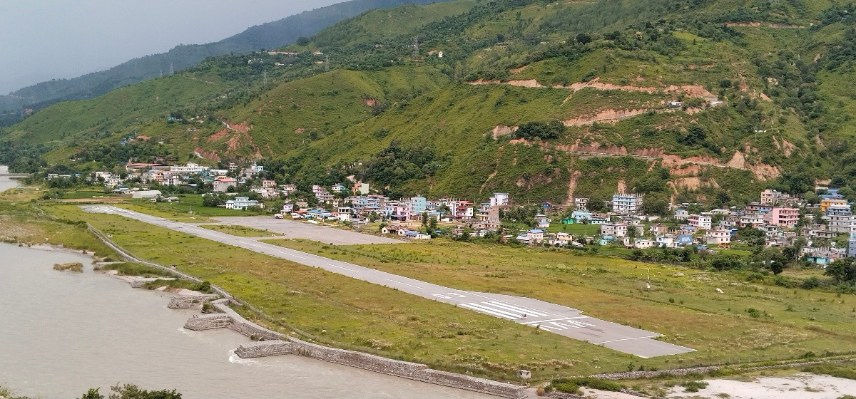 दशैं नजिकिँदा पनि सुनसान रामेछाप विमानस्थल, न यात्रु न जहाज